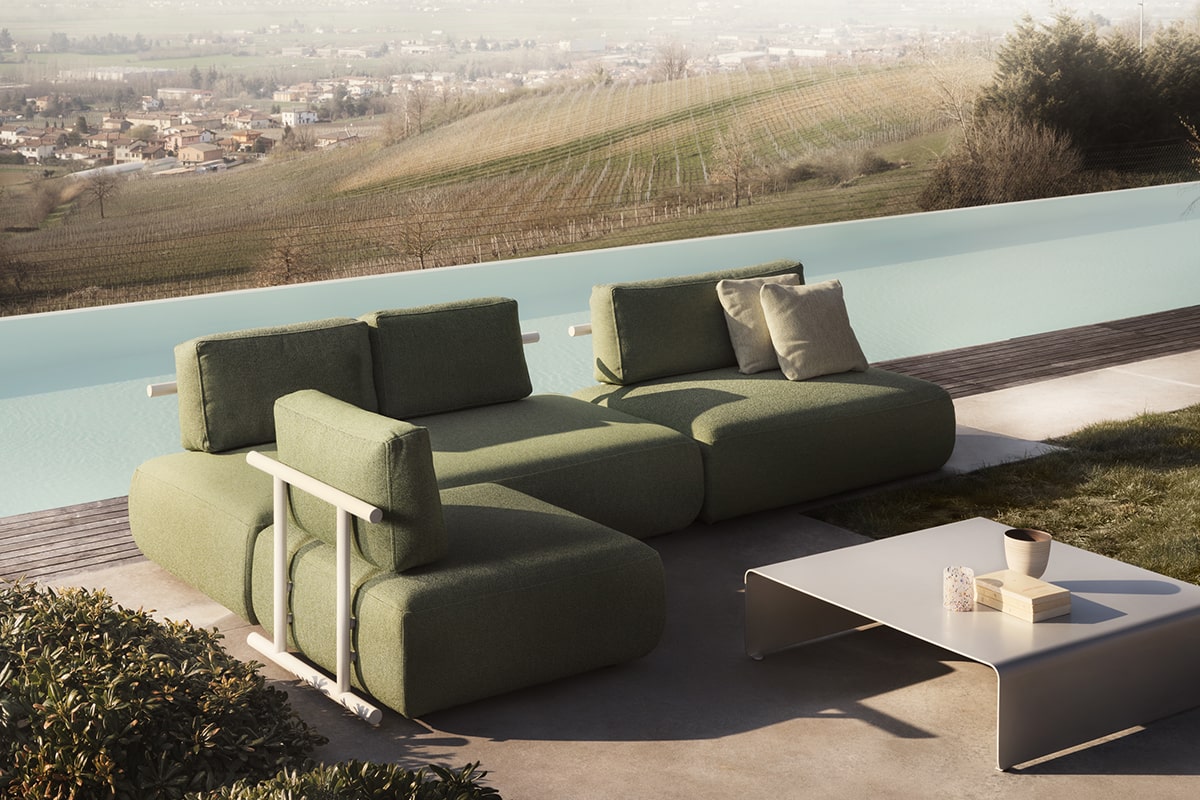 LA TABLE BASSE